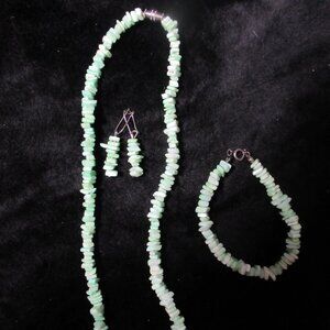 Retro Beachy Green Shell Necklace Bracelet and Earring Set